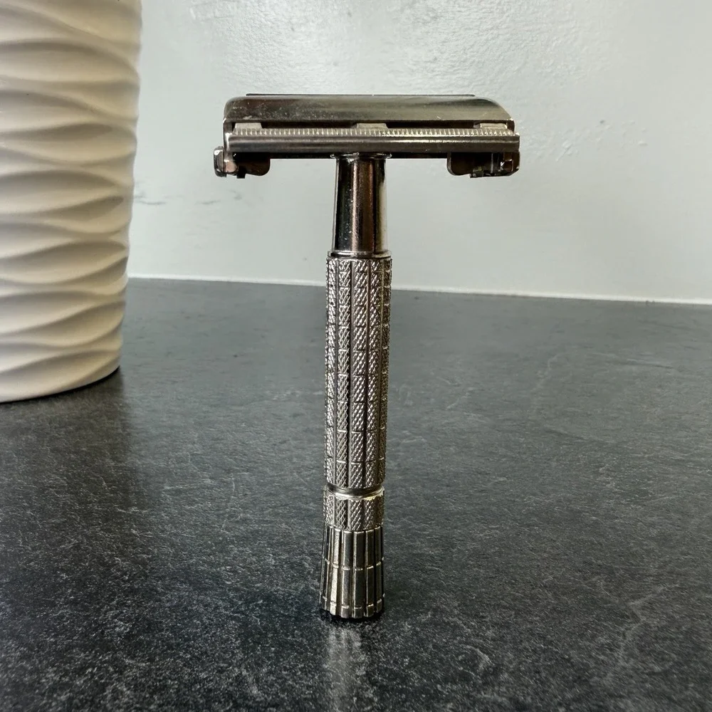 Vintage 1956 Gillette B2 TTO Flare Tip Super Speed DE Safety Razor